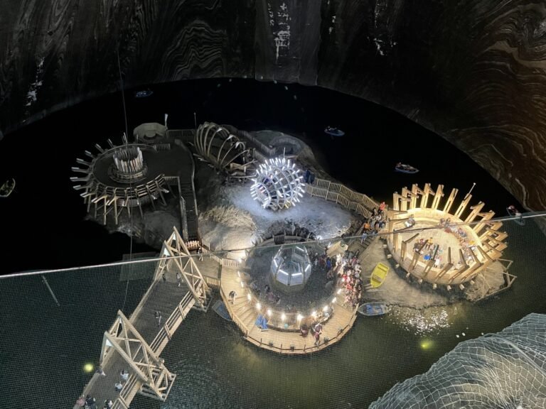 «Must visit: замки Трансільванії, Брашов, Сибіу, Salina Turda»